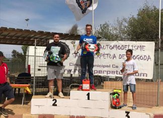 Warm up Campeonato de España A 1/8 TT GAS en Santa Perpetua.